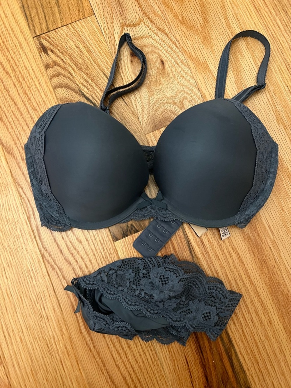 Blue Victoria’s Secret Dream Angels Push Up Bra 32D